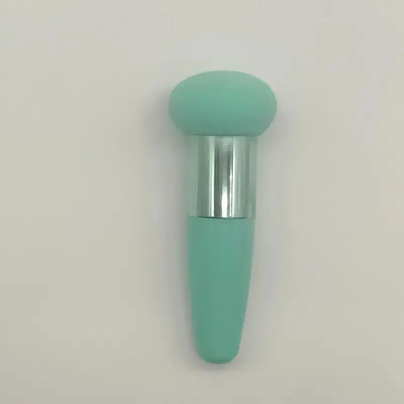 Pinceau maquillage avec manche en bois